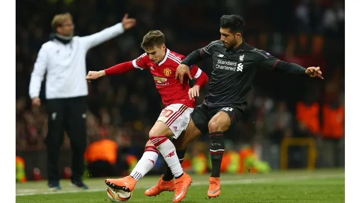 Guillermo Varela por el Manchester United en la Europa League 2015-2016.