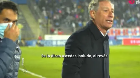 Holan molesto con uno de sus asistentes por la mala instrucción a Orellana