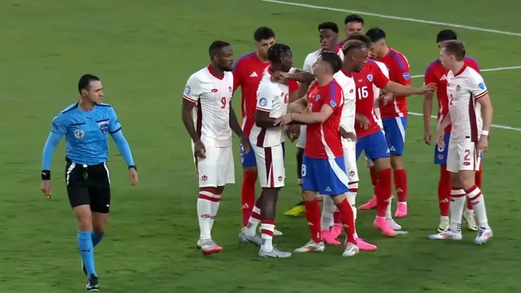 Bombito se hizo famoso por el codazo contra Echeverría en la Copa América