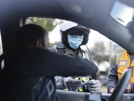 ¿Qué autos tienen restricción vehicular este martes 26 de julio?