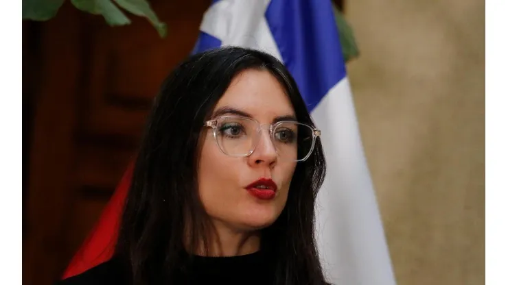La ministra Camila Vallejo anunció el apoyo a declarar feriado el 16 de septiembre.