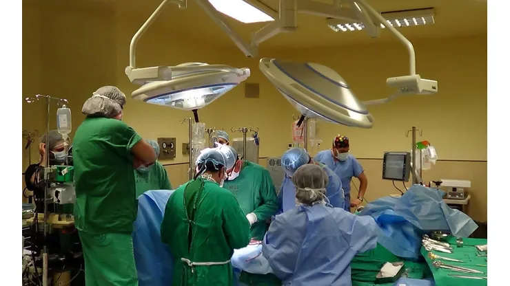 Tiempos de espera para cirugía no AUGE aumentaron 75% como consecuencia de la pandemia