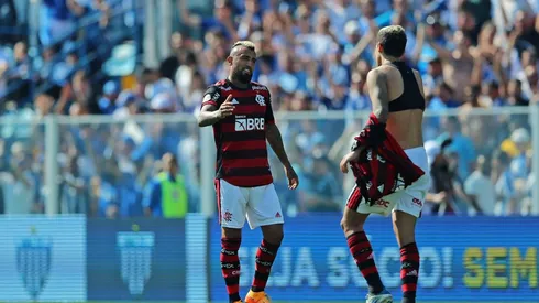 Arturo Vidal tuvo un triunfal debut en el Flamengo.