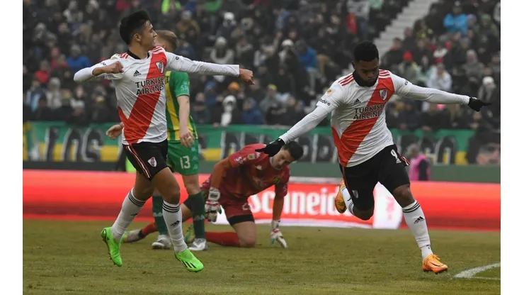 Pibe Solari pide titularidad en River, dice la prensa argentina.