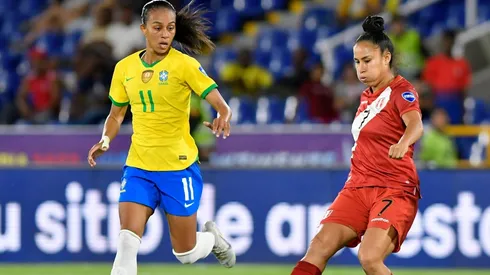 Adriana es la goleadora del torneo con 5 goles