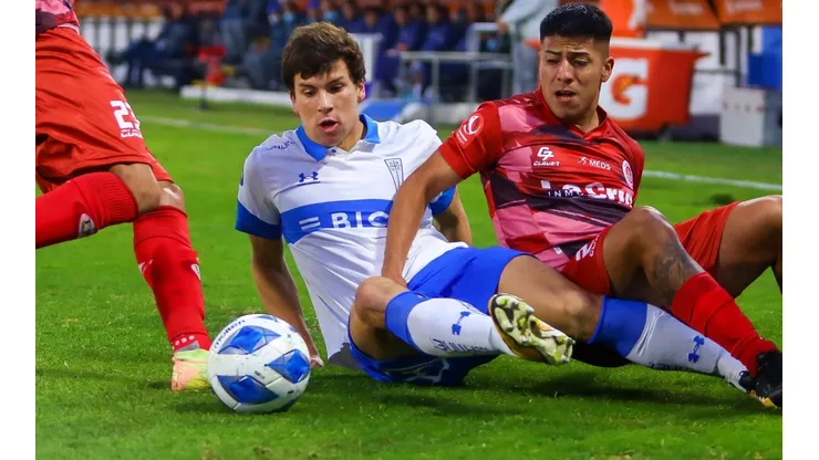Gonzalo Tapia es una de las figuras jóvenes que se proyectan esta temporada en Universidad Católica