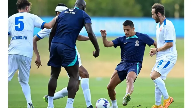 Alexis Sánchez sumó minutos en un amistoso de pretemporada ante el Novara.