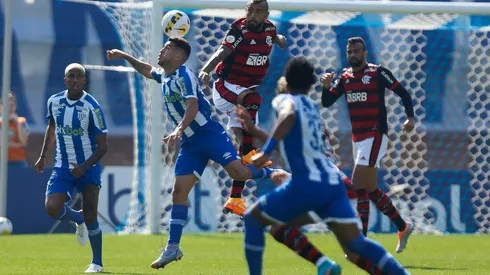 Arturo Vidal debutó con todo en el Flamengo y lideró el triunfo ante Avaí