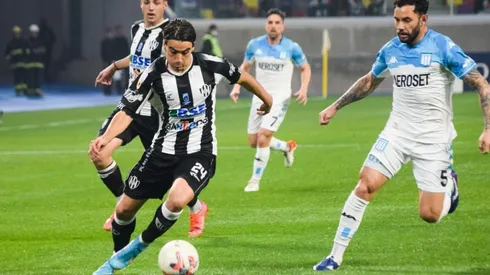 Mena fue titular en Racing