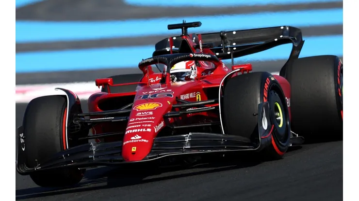 Charles Leclerc buscará seguir descontando puntos a Verstappen en la clasificación de pilotos.