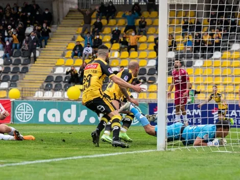 Coquimbo Unido se queda con el clásico y escapa del fondo