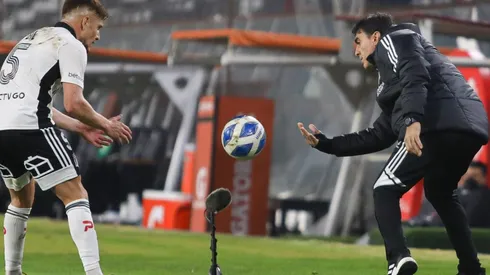 Gustavo Quinteros espera poder brindarle el título a Colo Colo.