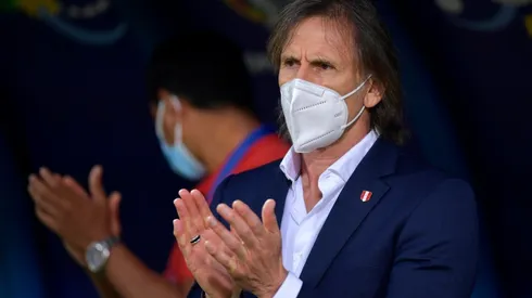 Ricardo Gareca recibió aplausos en un vuelo desde Lima a Buenos Aires.