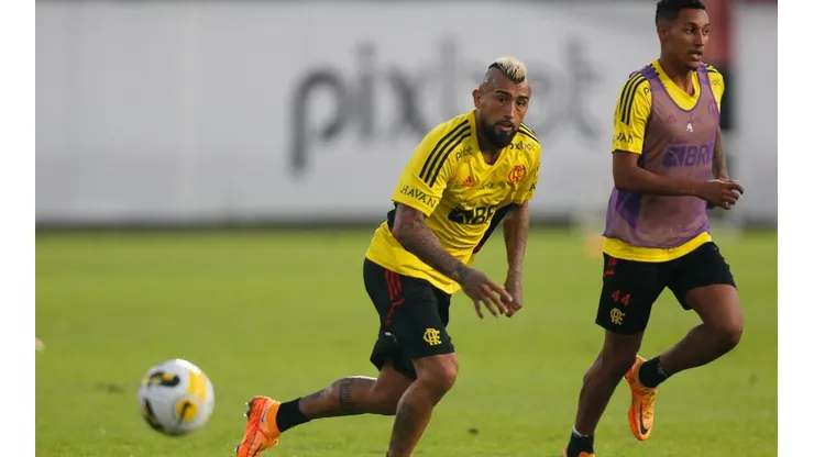 Vidal regresó a entrenar junto a sus compañeros tras la victoria de Flamengo.