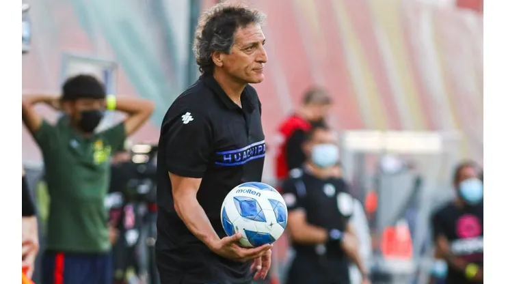 Salas se prepara para enfrentar a Colo Colo