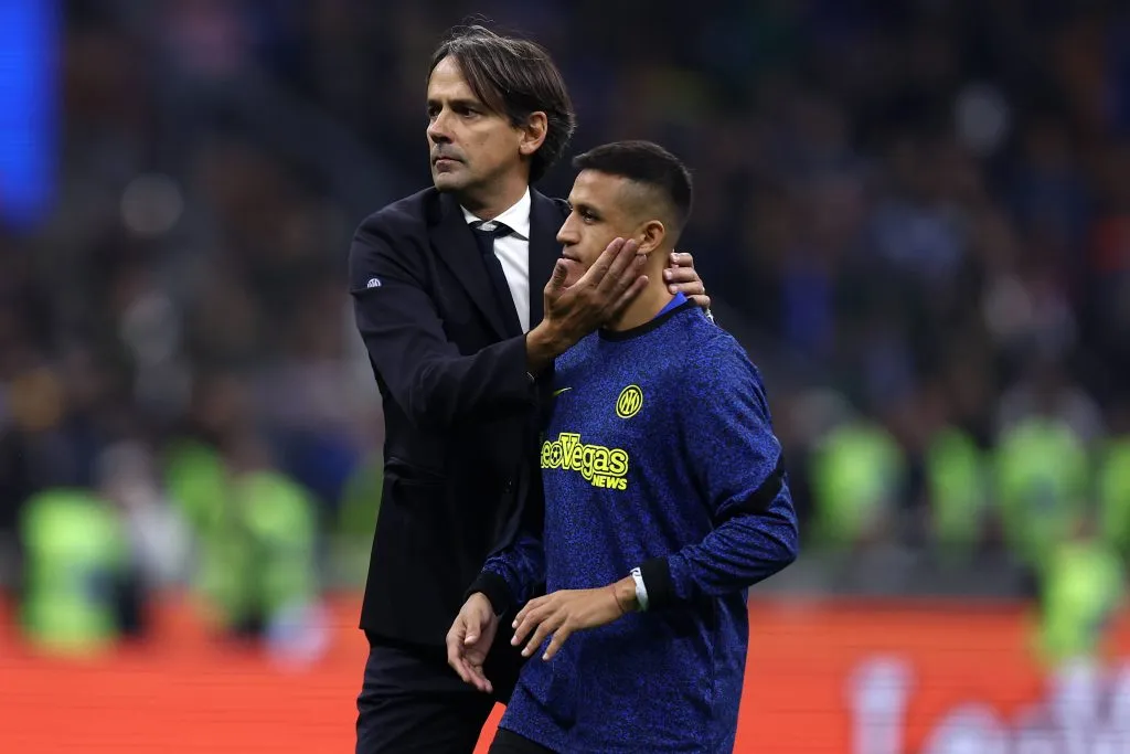 El plantel que armó Simone Inzaghi está sintiendo y mucho la ausencia de Alexis Sánchez. Foto: Getty Images.