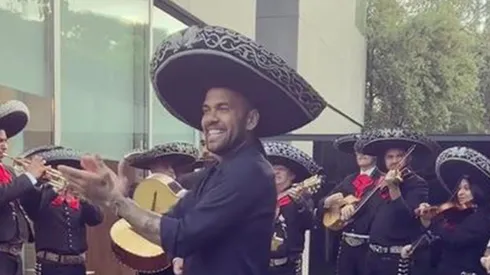 Dani Alves dio pistas de su próximo club en Instagram