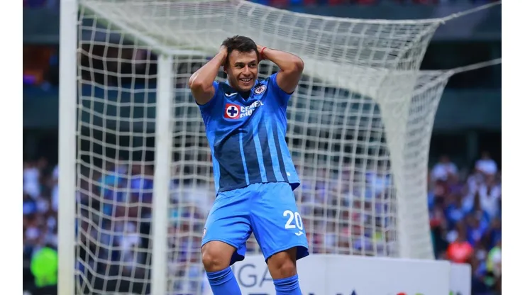 Iván Morales no tiene un buen pasar en el Cruz Azul