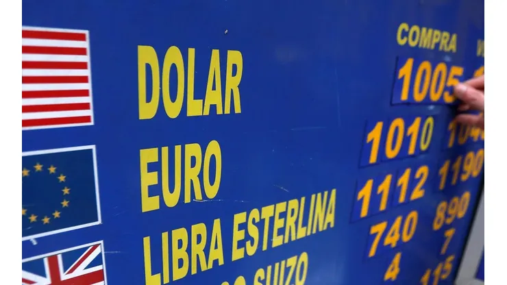 Alza del dólar en Chile