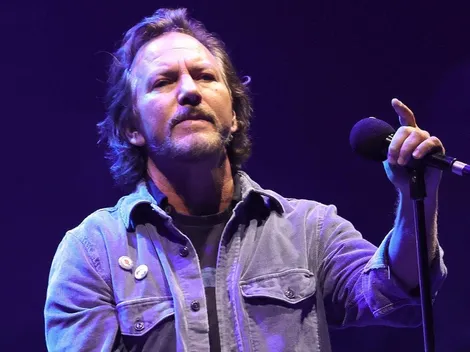 Líder de Pearl Jam reprende a fan en pleno concierto