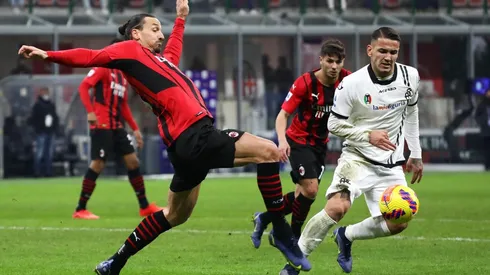 La historia de Zlatan Ibrahimovic en Milan seguirá un año más.