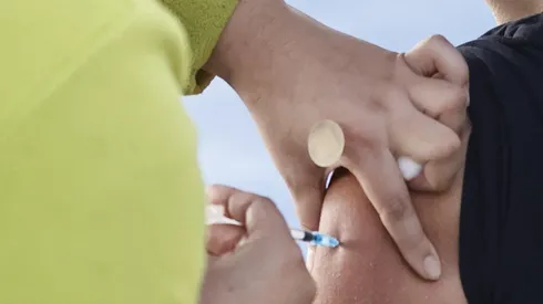 ¿A quiénes les toca vacunarse este viernes 15 de julio?