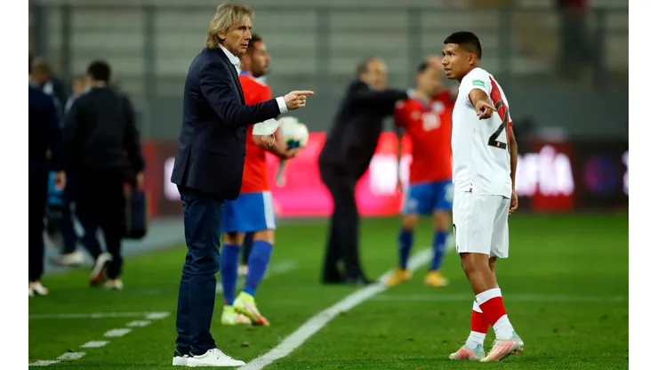 Ricardo Gareca en el triunfo de Perú ante Chile por 2-0 el 6 de octubre de 2021 por las Clasificatorias al Mundial de Qatar.