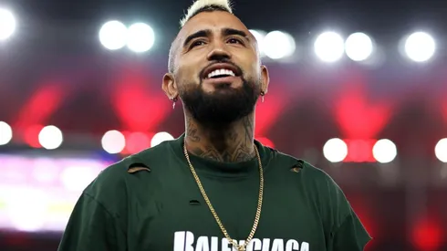 Arturo Vidal recibiendo una ovación en el Maracaná antes del partido de Flamengo ante Atlético Mineiro.