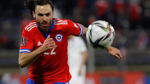 Ben Brereton Díaz pidió una ducha caliente, una marraqueta con huevo y un completo italiano para grabar un comercial.