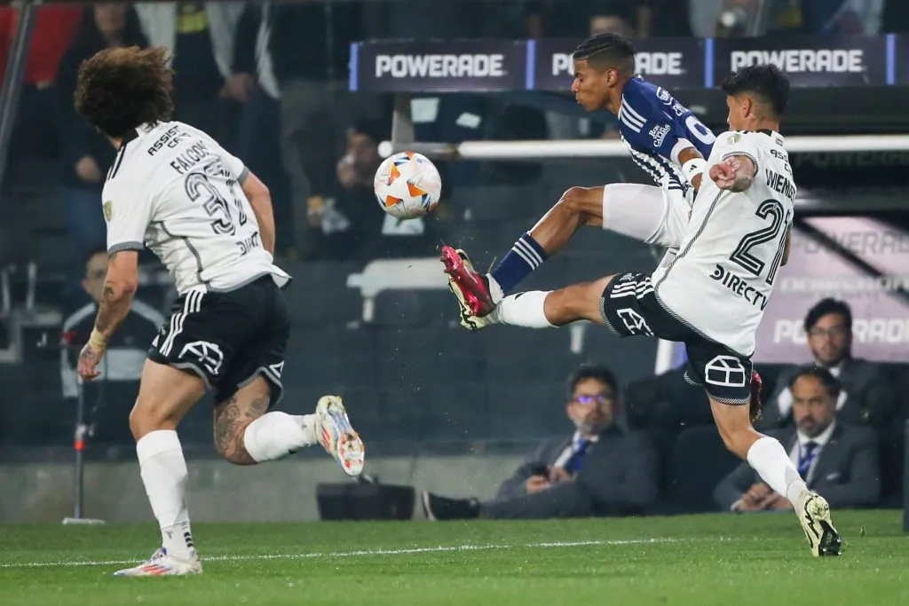 José Enamorado le provocó muchos problemas a Wiemberg. (Jonnathan Oyarzun/Photosport).