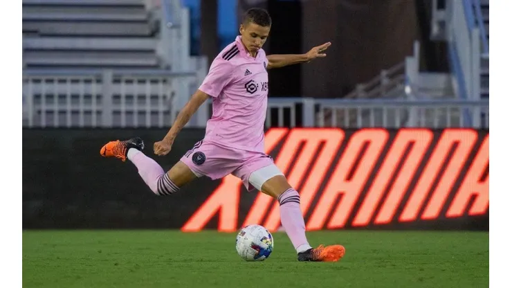 El segundo hijo de David y Victoria dejó en evidencia que tiene potencial para deslumbrar al fútbol con golazos como los que su padre hizo mientras fue futbolista.