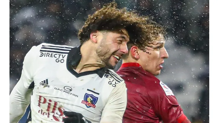 Colo Colo ante La Serena bajo la lluvia por el Campeonato Nacional.