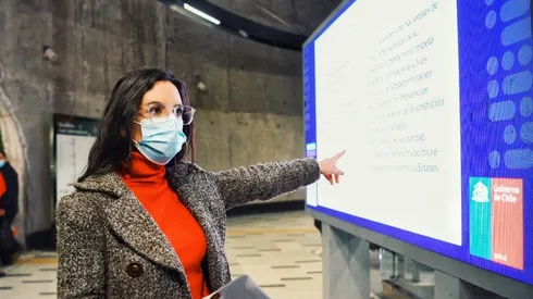 Ministra inaugura 100 pantallas móviles