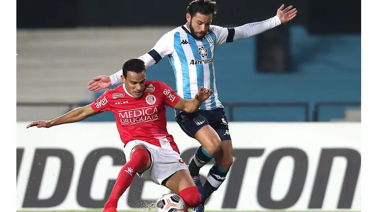 Se espera que Eugenio Mena sea titular en el Clásico de Avellaneda