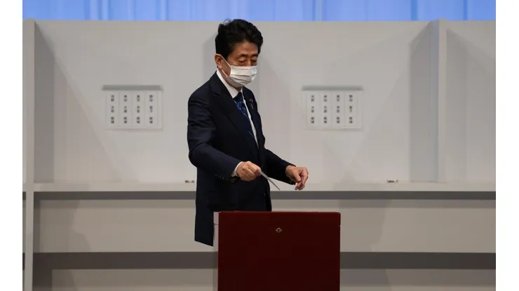 Shinzo Abe durante unas elecciones.