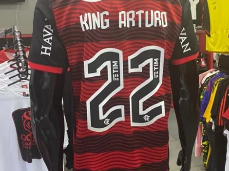 La camiseta del "King Arturo" ya está a la venta en Brasil