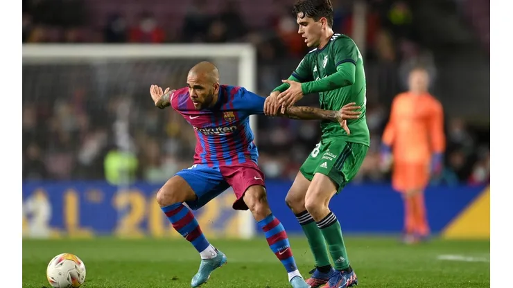 Dani Alves puede marcharse al fútbol de México.