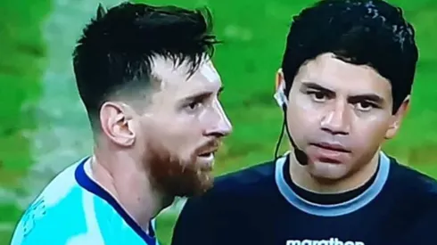Claudio Ríos junto a Lionel Messi