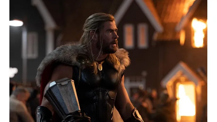 Thor tiene un encuentro con varios personajes conocidos.