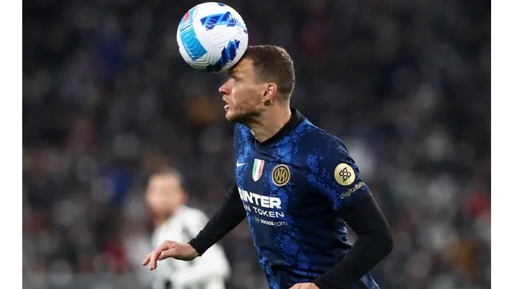 Edin Dzeko es uno de los principales afectados por la llegada de Romelu Lukaku.