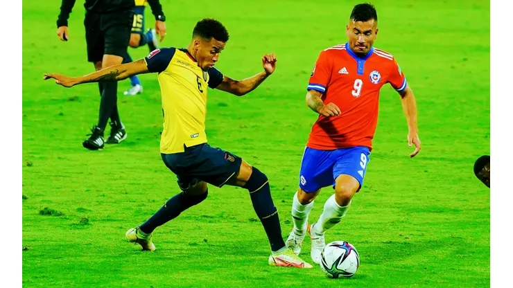 Chile sumará cinco puntos y alcanzará el cuarto lugar de las Eliminatorias para Qatar 2022 si la FIFA estima que Byron Castillo es inelegible para actuar por Ecuador