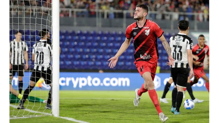 Paranaense y un gol en el 90' dejaron eliminados a Libertad de Copa Libertadores