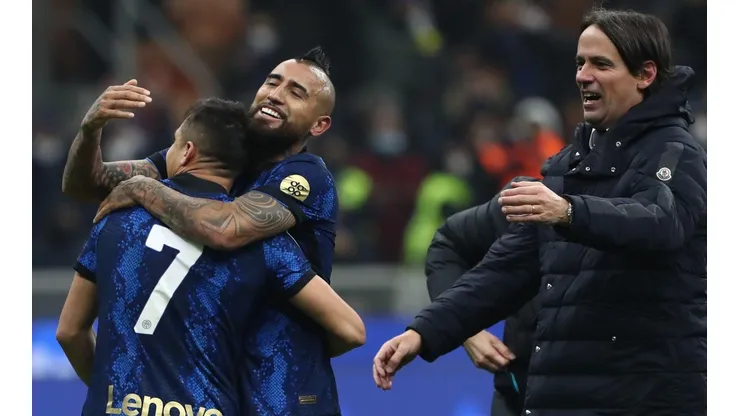 Arturo Vidal se marcha bastante molesto con Simone Inzaghi.