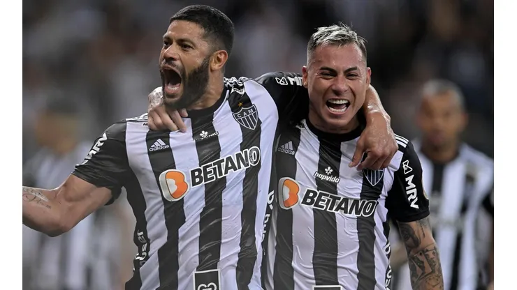 Eduardo Vargas se creó un penal y el Atlético Mineiro se metió en cuartos de final de Libertadores