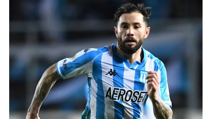 Eugenio Mena ingresó en el complemento en Racing