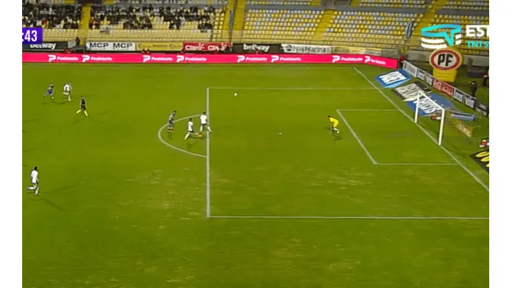 Matías Campos López anotó un golazo ante Colo Colo