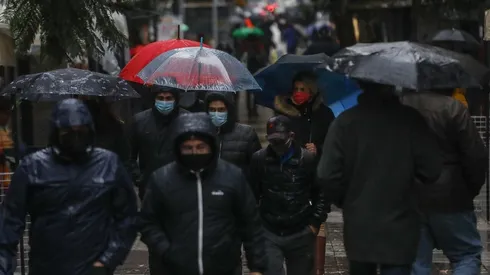 Llegó la lluvia a Santiago