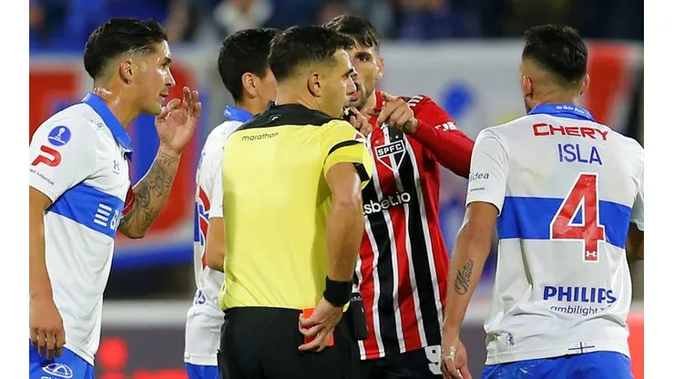 Rogério Ceni criticó el comportamiento del árbitro Christian Ferreyra en la polémica victoria de Sao Paulo sobre Universidad Católica en Santiago de Chile