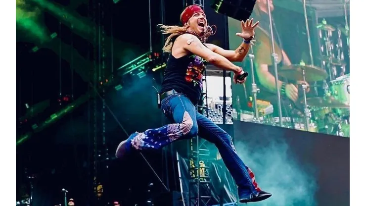 Breat Michaels en el escenario con Poison.