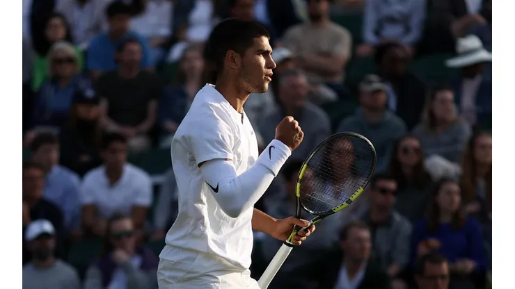 Carlos Alcaraz intenta abrirse paso en Wimbledon